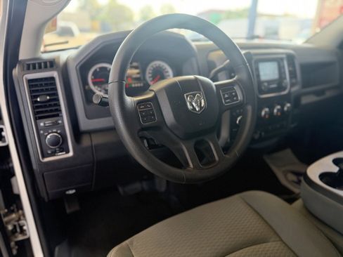 Used 2013 RAM 2500 Tradesman w/ Chrome Appearance Group image 16