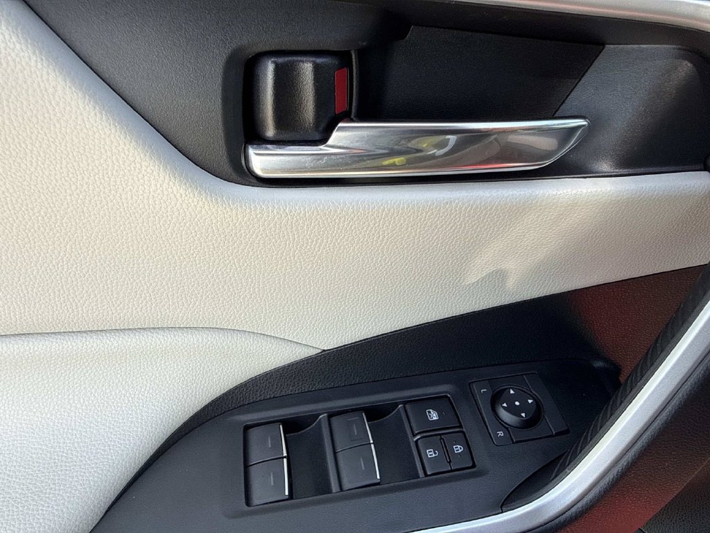 Used 2024 Toyota RAV4 XLE w/ Convenience Package AWD/4WD image 19