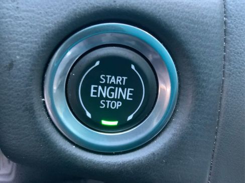 Used 2023 Chevrolet Suburban LT image 25