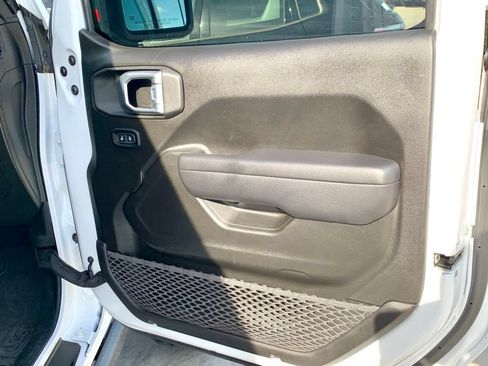 Used 2024 Jeep Gladiator Sport AWD/4WD image 27