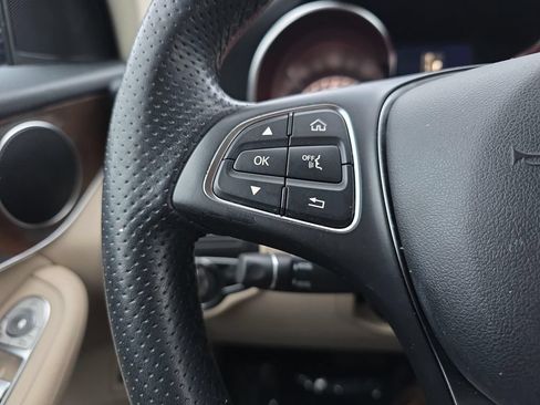 Used 2018 Mercedes-Benz GLC 300 4MATIC image 24