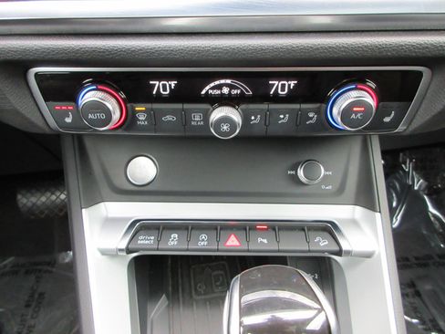 Used 2020 Audi Q3 2.0T Premium Plus image 42