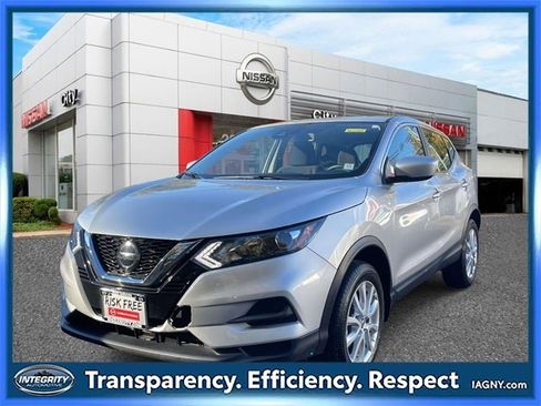 Certified 2022 Nissan Rogue Sport S image 4