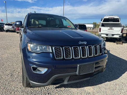 Used 2017 Jeep Grand Cherokee Laredo w/ Quick Order Package 23E image 2
