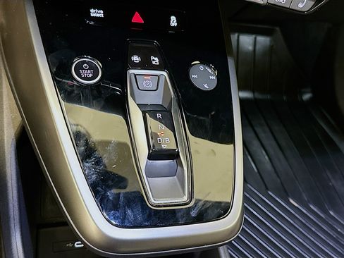 Used 2024 Audi Q4 e-tron Premium Plus w/ Premium Plus image 25