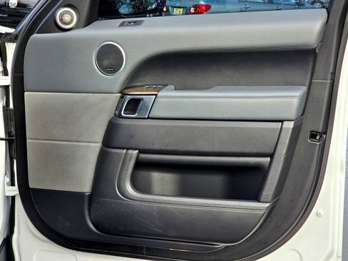 Used 2014 Land Rover Range Rover Sport HSE image 26