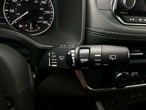 Used 2025 Nissan Rogue SV FWD image 36