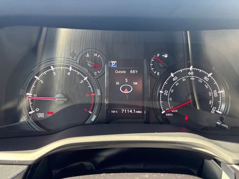 Used 2024 Toyota 4Runner SR5 AWD/4WD image 23