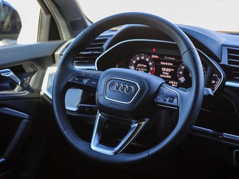Used 2025 Audi Q3 2.0T Premium w/ Convenience Package image 14