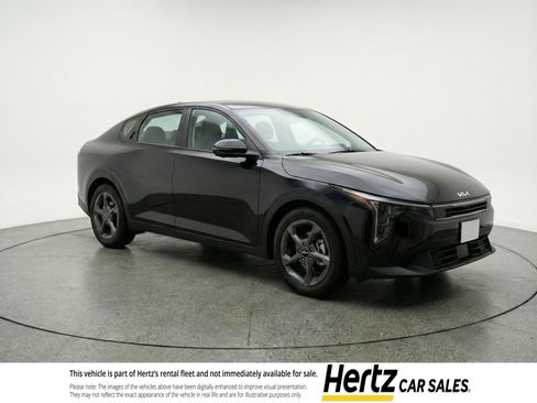 Used 2025 Kia K4 LXS image 1