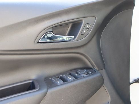 Used 2018 Chevrolet Equinox LT w/ Sun & Infotainment Package image 22