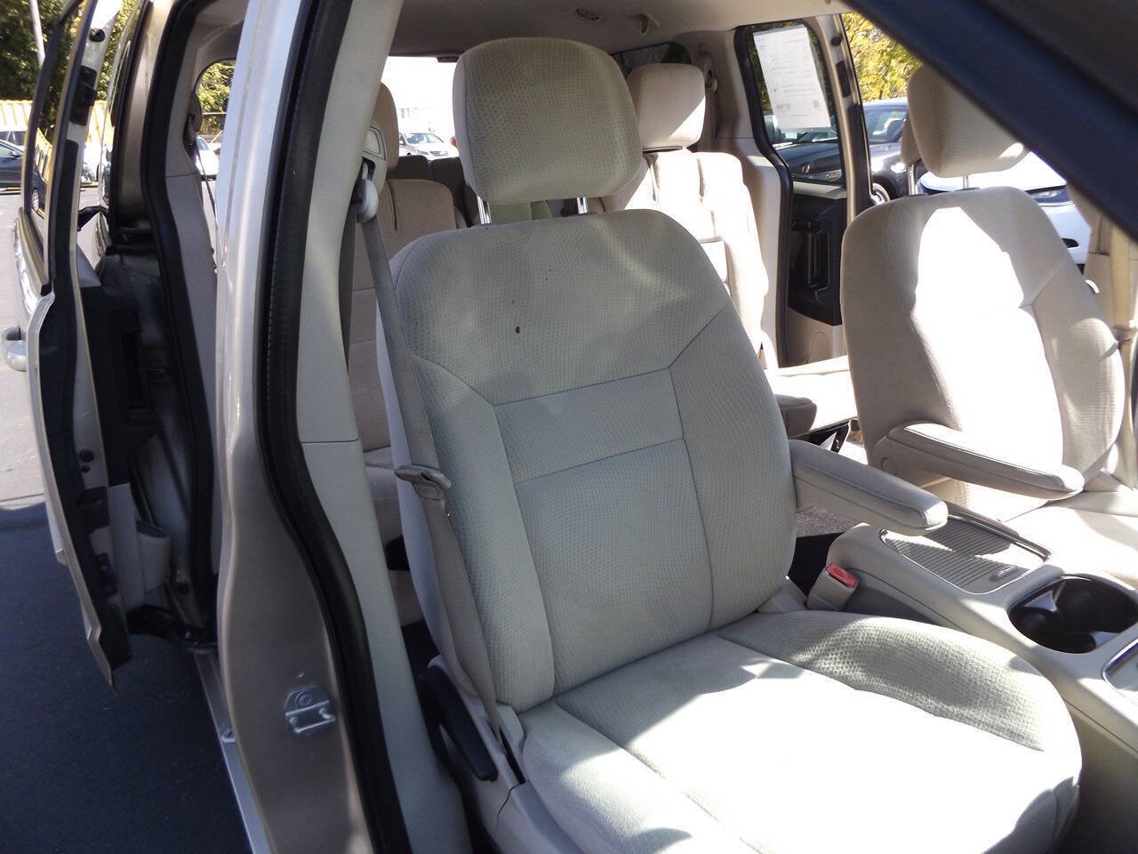 Used 2015 Dodge Grand Caravan SXT FWD image 21