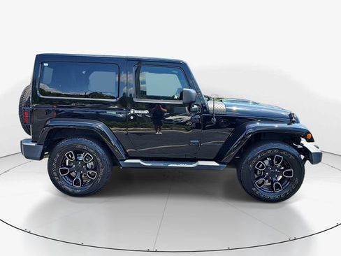 Used 2018 Jeep Wrangler Sahara AWD/4WD image 3