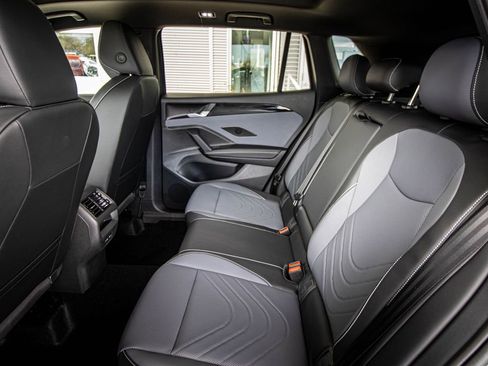 New 2026 Volkswagen Tiguan SE R-Line FWD image 28