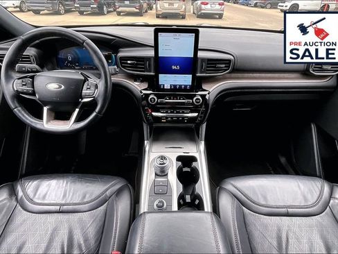 Used 2023 Ford Explorer Platinum w/ Technology Package AWD/4WD image 15