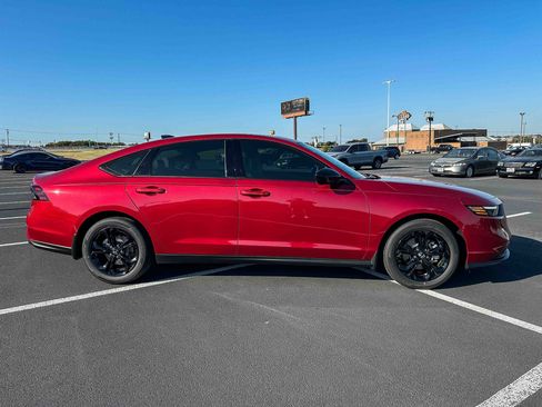 New 2025 Honda Accord SE image 5