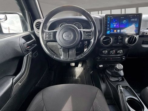 Used 2017 Jeep Wrangler Unlimited Sport w/ Quick Order Package 23S AWD/4WD image 5