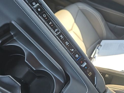 Used 2024 Chevrolet Corvette Stingray Preferred Cpe RWD image 27