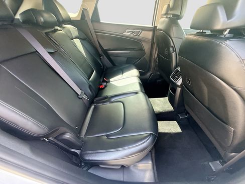 Used 2024 Kia Sportage EX FWD image 29