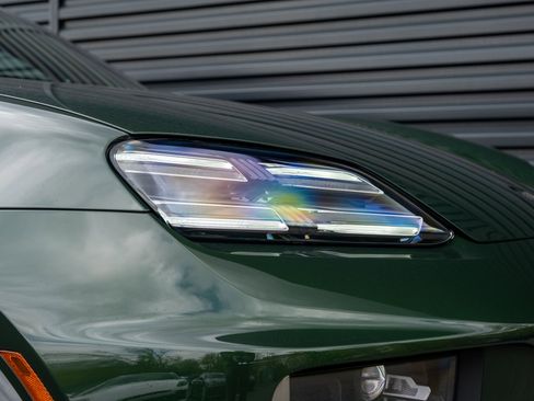 New 2026 Porsche Macan Turbo Electric AWD/4WD image 47