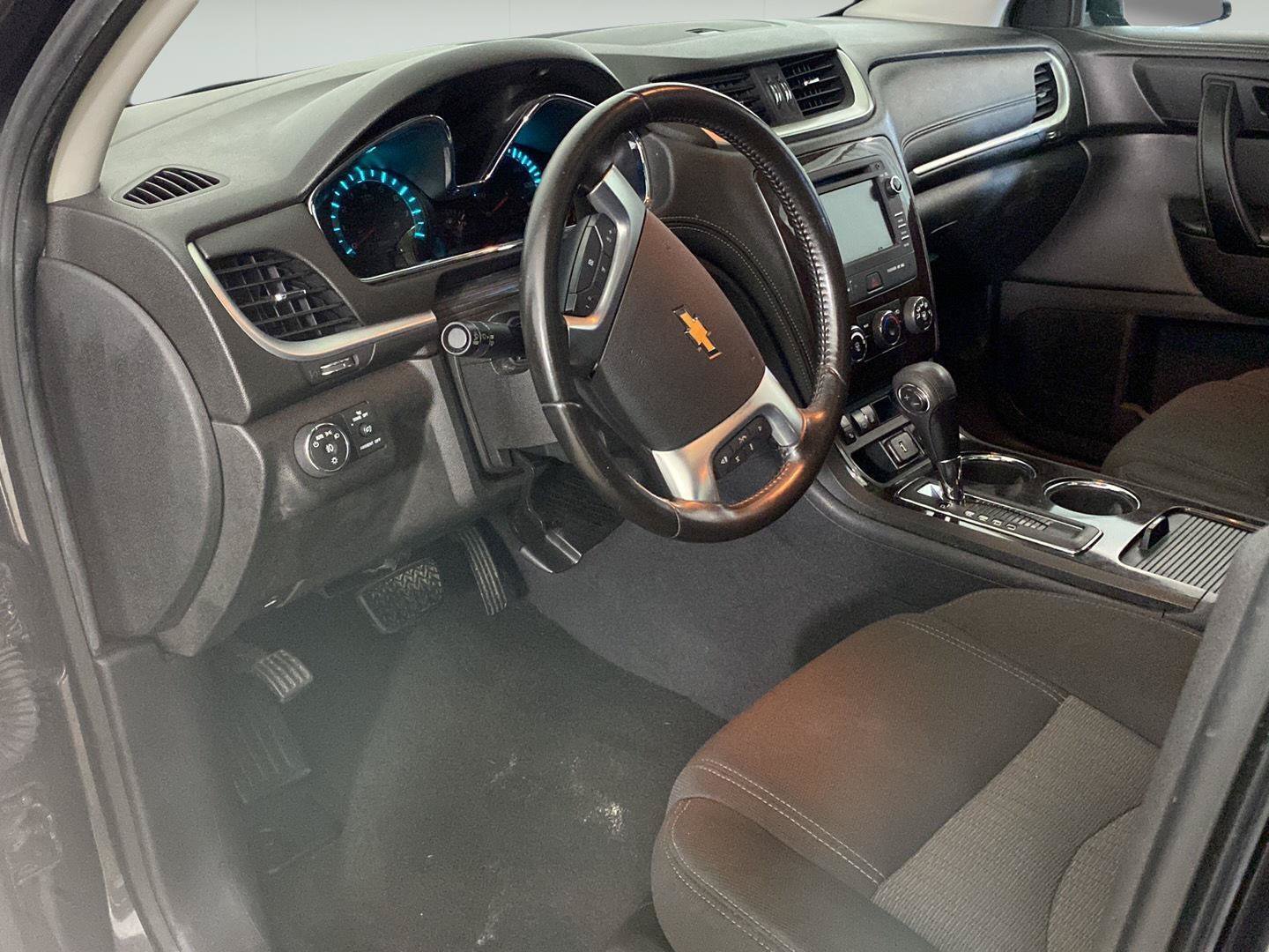 Used 2015 Chevrolet Traverse LT w/ Style and Technology Package AWD/4WD image 15