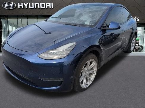 Used 2021 Tesla Model Y Long Range AWD/4WD image 3