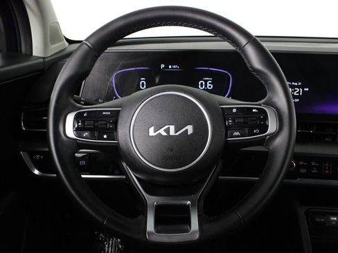 Used 2025 Kia Sportage EX FWD image 9