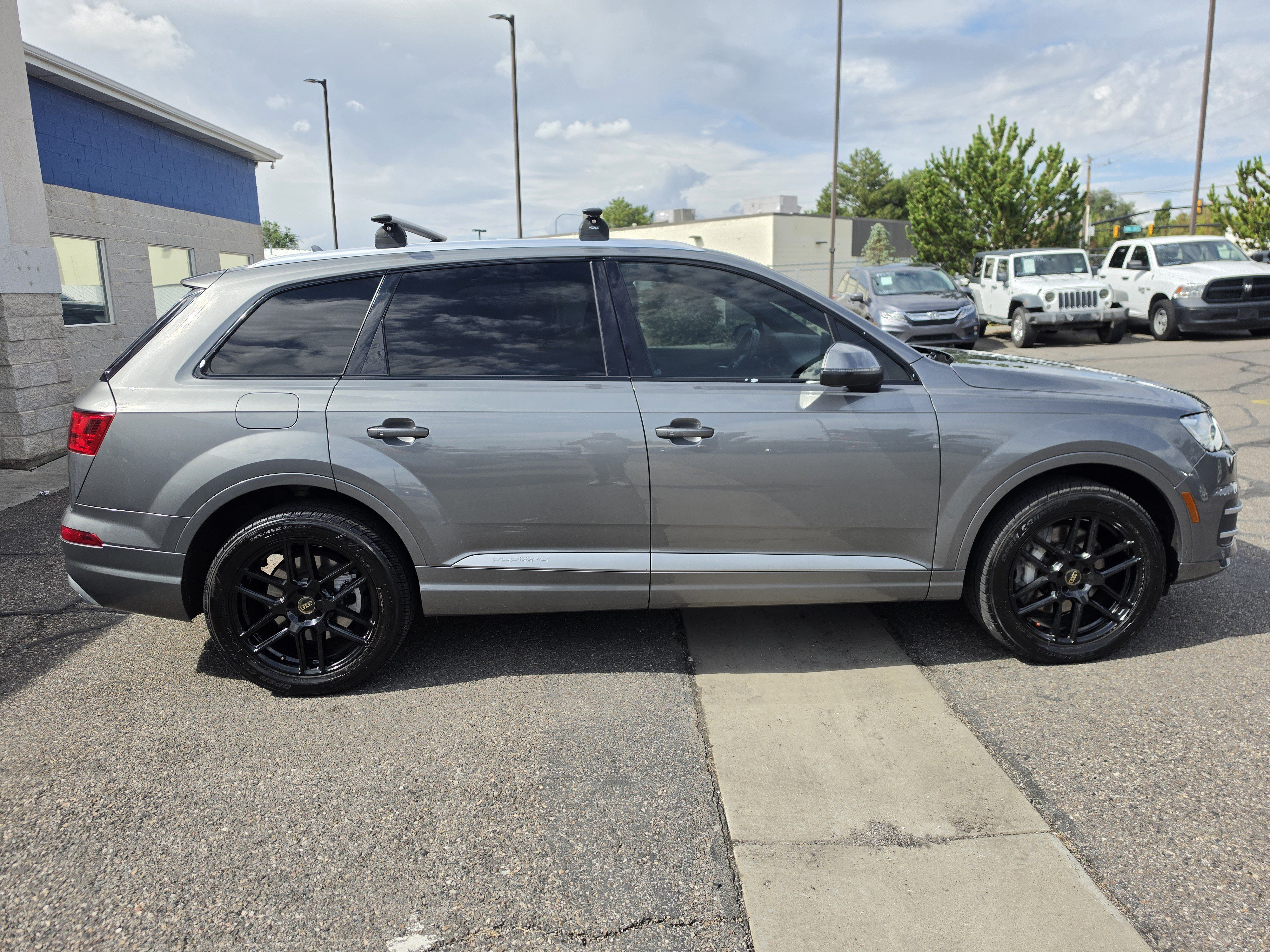 Used 2017 Audi Q7 3.0T Premium Plus w/ Premium Plus Package AWD/4WD image 8
