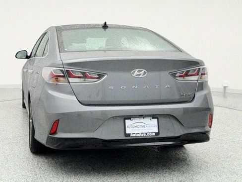 Used 2018 Hyundai Sonata Limited image 6