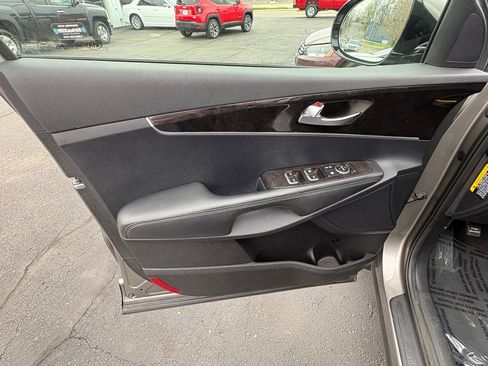 Used 2016 Kia Sorento LX w/ LX Convenience Package image 7