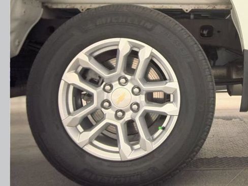 Used 2023 Chevrolet Silverado 1500 LT AWD/4WD image 22