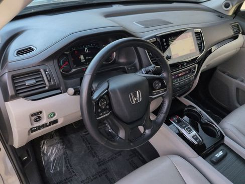 Used 2020 Honda Pilot Touring image 10