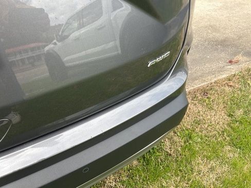 Used 2023 Ford Edge SEL image 7