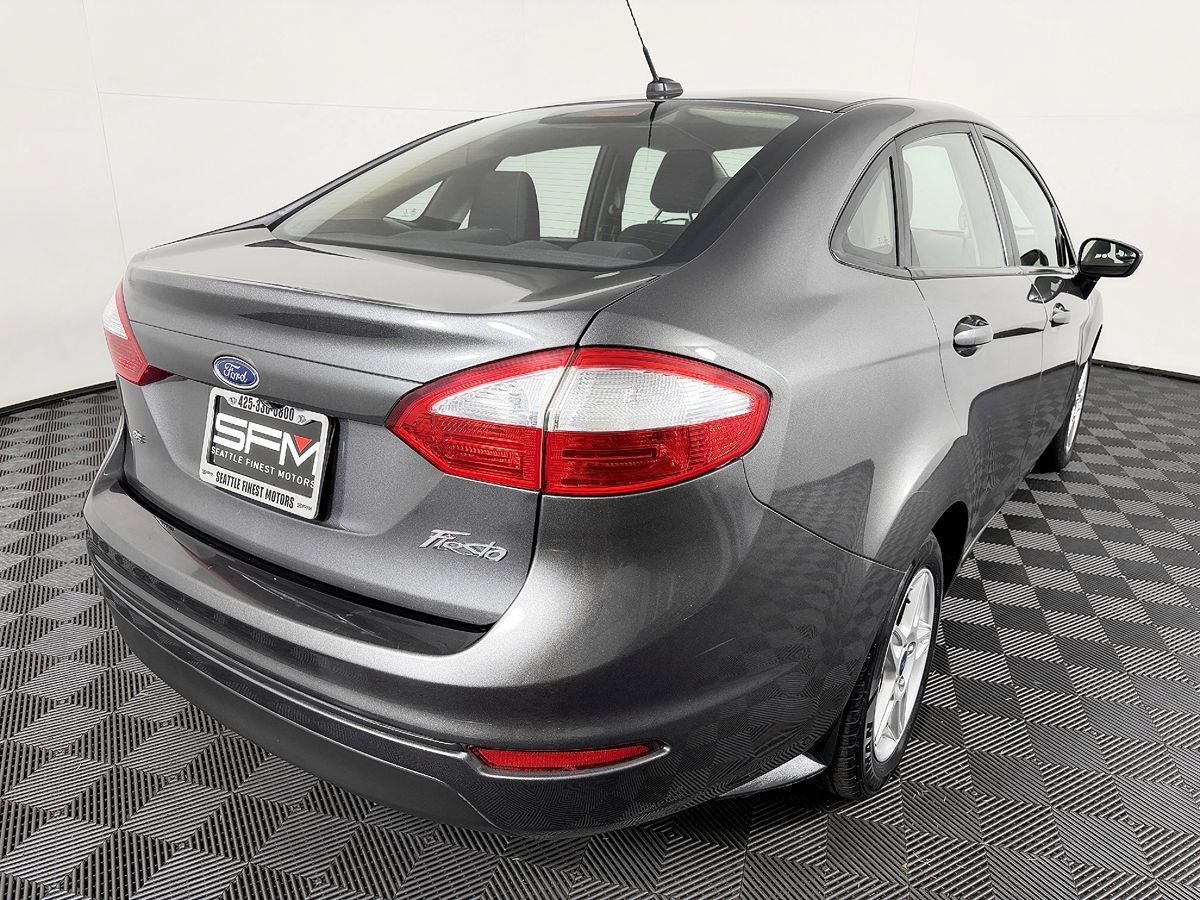Used 2018 Ford Fiesta SE FWD image 9