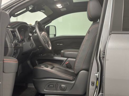 Used 2024 Nissan Titan PRO-4X w/ Pro-4x Convenience Package AWD/4WD image 20
