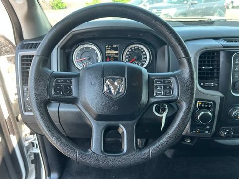 Used 2017 RAM 1500 Express AWD/4WD image 19