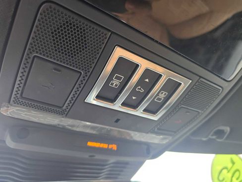 Certified 2025 Land Rover Discovery Dynamic SE image 35