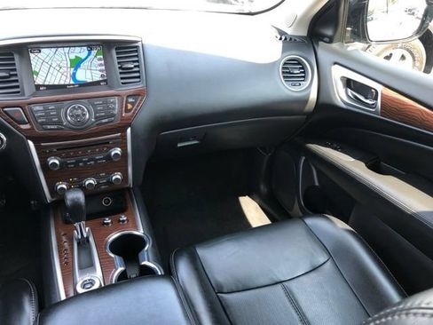Used 2020 Nissan Pathfinder Platinum AWD/4WD image 10