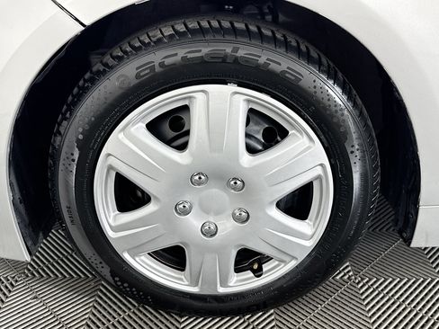 Used 2025 Toyota Corolla LE FWD image 35