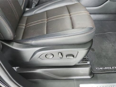 Used 2025 Chevrolet Tahoe High Country image 24