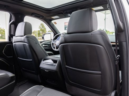 Used 2023 Cadillac Escalade Premium Luxury image 26