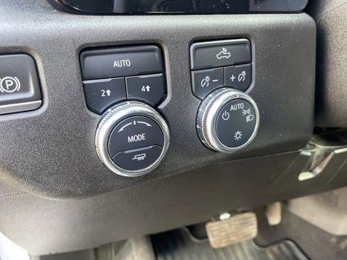 Used 2023 GMC Sierra 1500 SLE image 19