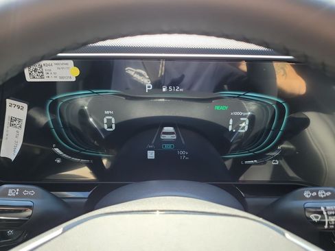 New 2026 Kia Niro EX FWD image 25