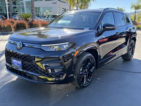 New 2026 Volkswagen Tiguan SE R-Line image 5