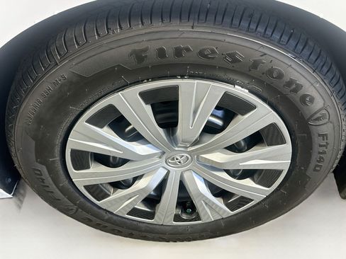 Used 2022 Toyota Camry LE FWD image 11