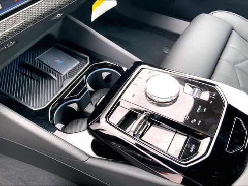 New 2025 BMW i5 M60 w/ Executive Package AWD/4WD image 7