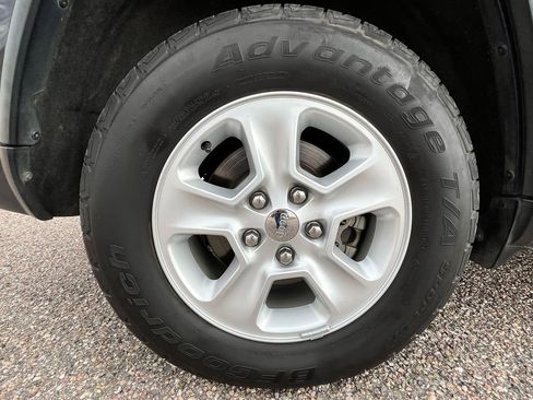 Used 2015 Jeep Grand Cherokee Laredo w/ Quick Order Package 23E image 10