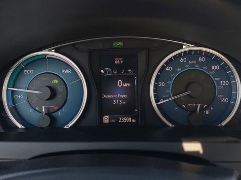 Used 2017 Toyota Camry XLE w/ Moonroof Package image 14