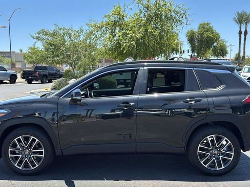 Used 2026 Toyota Corolla Cross XLE w/ Convenience Package FWD image 5