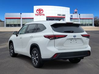 Used 2024 Toyota Highlander XLE video 3